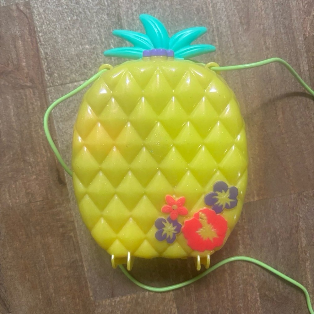 Mattel Polly Pocket Tropicool‎ Pineapple Wearable Purse Compact Toy Playset Case